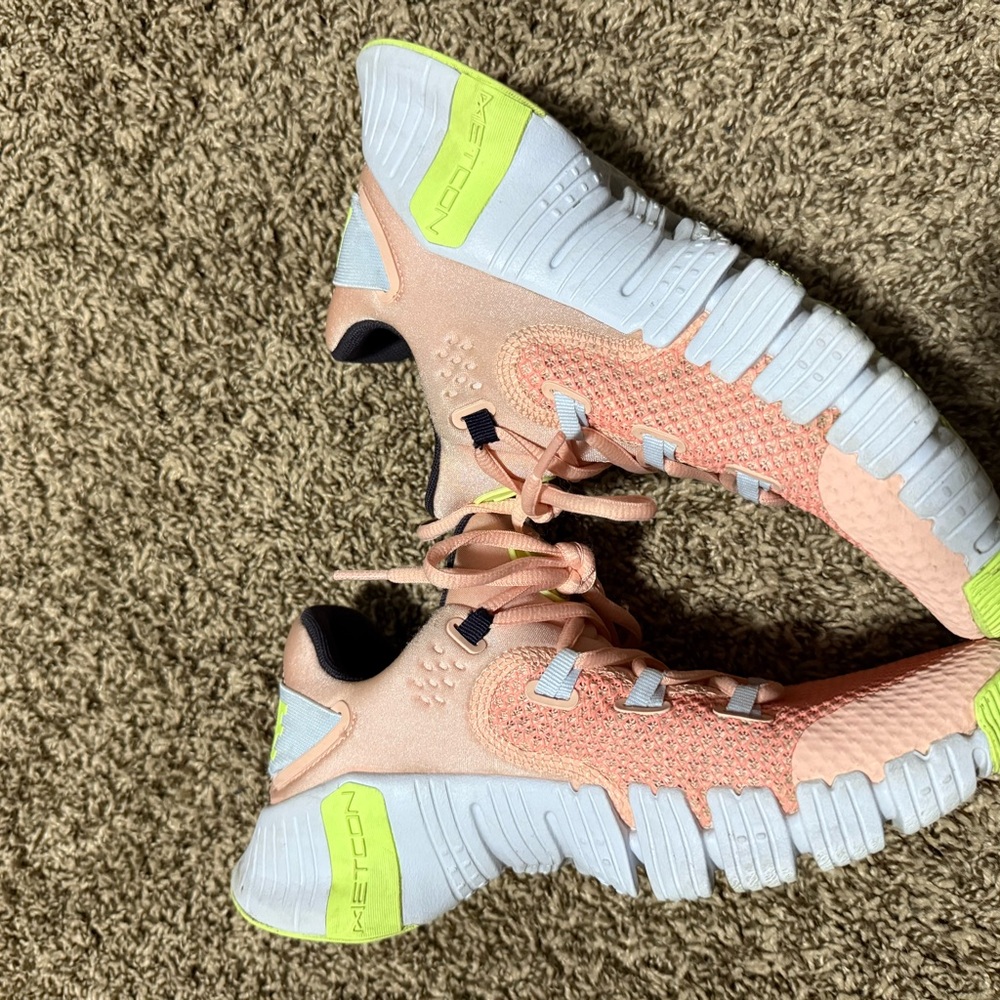 Wmns peach and lime Nike Metcons - Picture 2 of 5